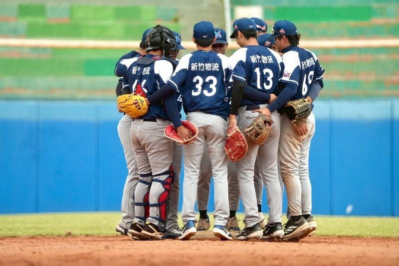 114學年度大專棒球聯賽（公開一級）預賽持續展開，台北市大29日以7比2擊敗輔仁大學、拿下4連勝。圖為台北市大114年11月25日出賽畫面。（大專體總提供）中央社記者謝靜雯傳真 114年11月29日