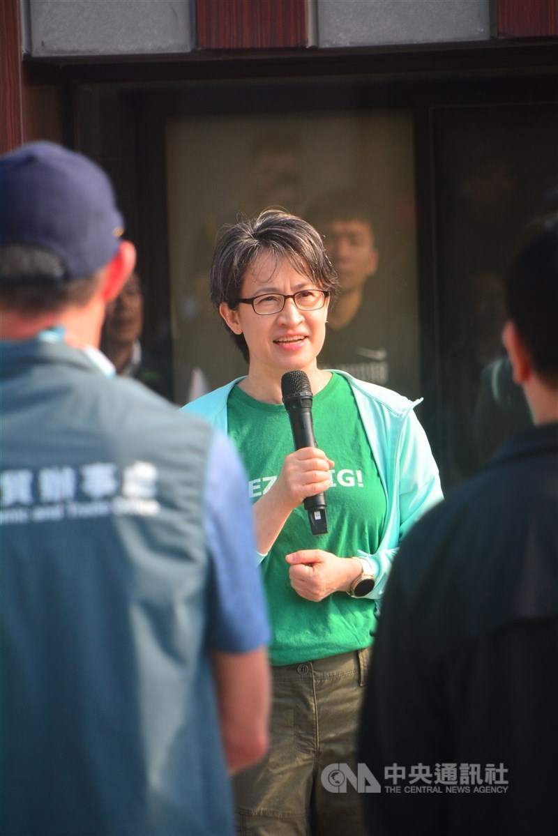 副總統蕭美琴（圖）29日出席「環保永續健行，低碳健康山林」淨山活動，實踐淨零綠生活與維護自然生態環境理念。 中央社記者黃旭昇新北攝 114年11月29日