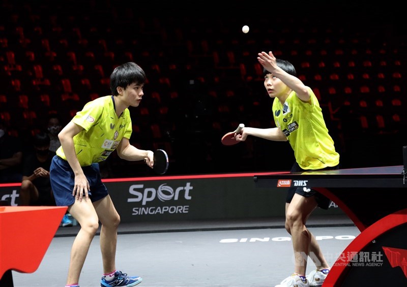 林昀儒、鄭怡靜率台灣隊預賽首戰開紅盤。（中央社檔案照片）