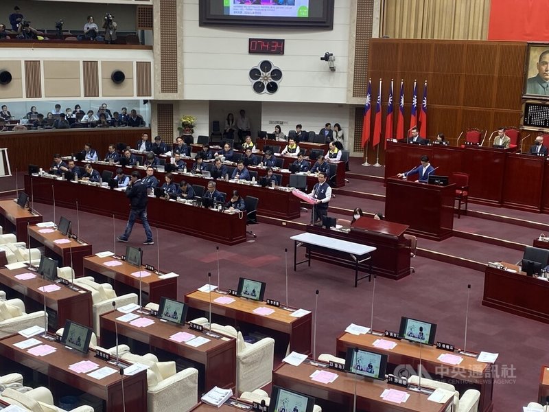 台北市議會1日下午進行市政總質詢及答覆，台北市長蔣萬安率局處首長列席。中央社記者黃麗芸攝　114年12月1日