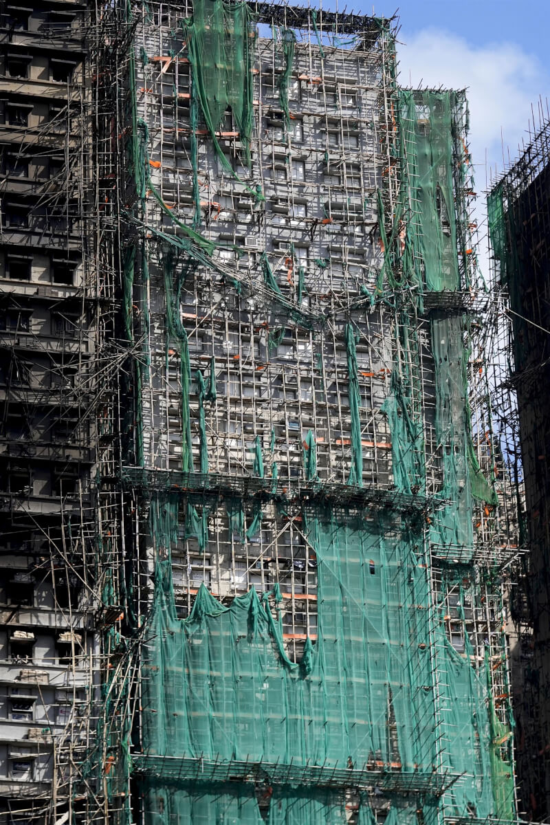 香港宏福苑發生火災時，全部8座大廈正進行大維修。（共同社）