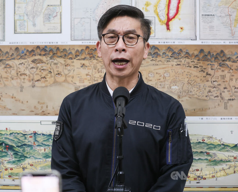 在野希望總統賴清德若到立法院國情報告要採即問即答，引發討論。民進黨立法院黨團幹事長鍾佳濱（圖）1日在立法院接受媒體聯訪表示，憲法法庭已做出判決，立法院可以邀請總統，但不能實質質詢，若採即問即答，會侵犯立法院與行政院的職權。中央社記者謝佳璋攝  114年12月1日