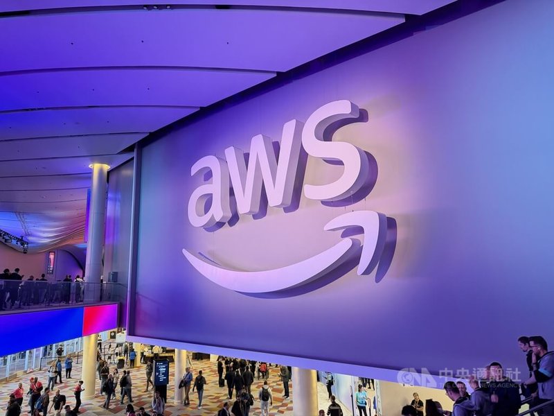 亞馬遜（Amazon）旗下雲端服務供應商AWS自1日起在美國拉斯維加斯舉辦re:Invent 2025年度大會，展示多項雲端及人工智慧（AI）新技術。中央社記者吳家豪拉斯維加斯攝 114年12月2日