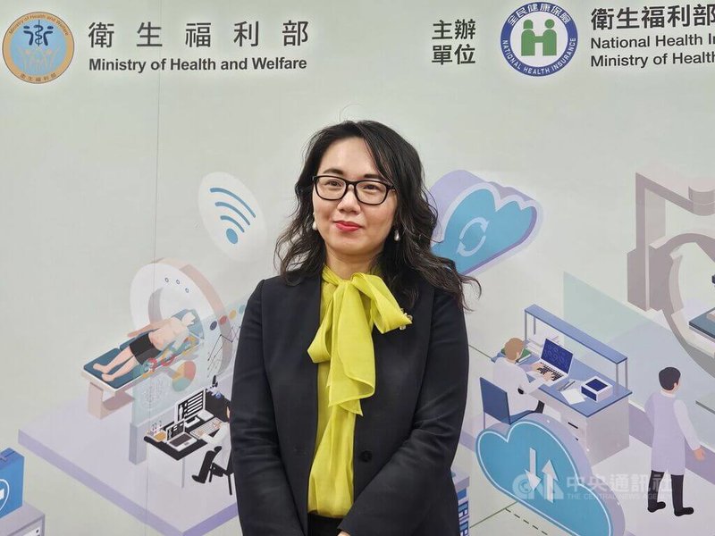 健保署長陳亮妤（圖）出席癌症治療數位治理觀摩會，被問到修改醫院醫師所得稅制最新進度，她說，醫師加班費減稅力拚114年底上路、115年報稅適用。中央社記者陳婕翎攝 114年12月2日
