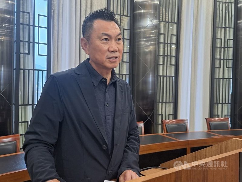 興富發副總經理廖昭雄（圖）2日在法說會表示，受央行房市信用管制影響，加上部分個案毛利較低，今年前3季營收和獲利較去年同期減少，不過很多個案交屋都落在第4季，今年營運與去年相比，希望不會有太大落差。中央社記者何秀玲攝　114年12月2日