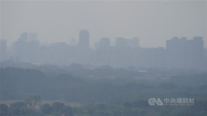 3日全台空氣品質亮橘燈。（中央社檔案照片）