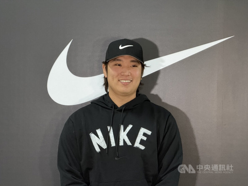 日職北海道日本火腿鬥士隊投手古林睿煬（圖）3日出席NIKE台灣青棒菁英訓練營，受訪證實收到2026年世界棒球經典賽（WBC）意願徵詢。中央社記者謝靜雯攝　114年12月3日