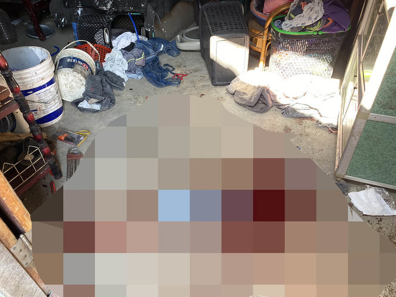 彰化埔心鄉李姓男子日前疑因酒後口角，涉嫌持鐵棒攻擊另名老翁，導致老翁重傷，案發現場留有大灘血跡，李男詢後被依殺人未遂罪嫌，移送彰化地方檢察署偵辦。（民眾提供）中央社記者鄭維真傳真　114年12月4日