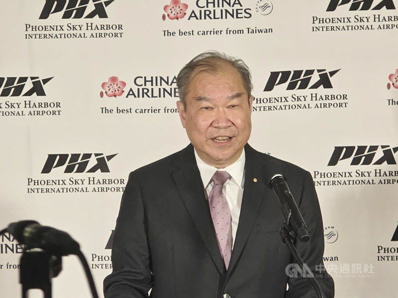 華航（2610）直飛鳳凰城，打造北美客貨運新樞紐，董事長高星潢表示，看好東南亞經台灣往返北美的轉機市場，以及AI伺服器、工具機帶旺的貨運商機。中央社記者江明晏攝　114年12月4日