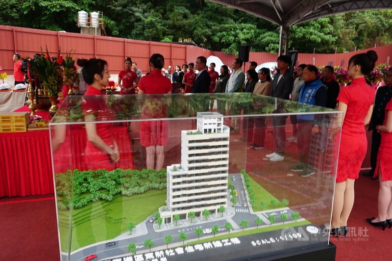 台北市都市發展局4日舉辦「南港區東新社會住宅新建工程開工典禮」，將興建1棟建物，可提供社宅共88戶，預估2029年竣工。中央社記者劉建邦攝　114年12月4日