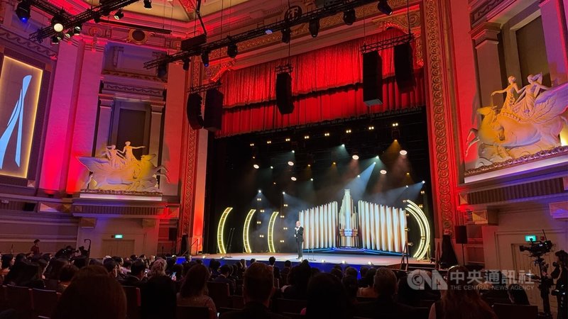 新加坡亞洲影藝創意大獎4日頒獎，吸引許多國家影視產業人士參與。中央社記者吳昇鴻新加坡攝 114年12月4日