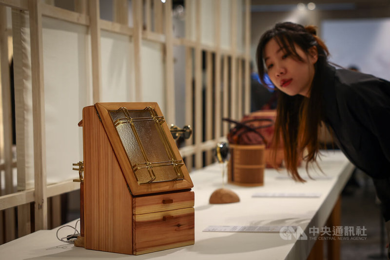 2025工藝之夢特展5日在台北正式開跑，匯集近200件精美工藝創作，引領眾人從不同面向探索多元工藝，找回屬於自身的慢活節奏。中央社記者王騰毅攝  114年12月5日
