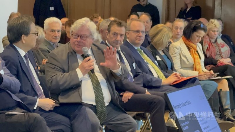 第4屆柏林台灣會議4日登場，議程座談主題一年比一年廣泛，涵蓋台德與台歐合作，今年邀集更多來自全球的學者參與，台上台下交流熱烈。中央社記者林尚縈柏林攝　114年12月5日