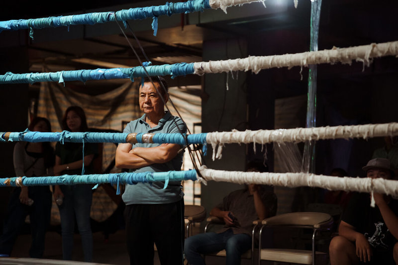 演員蔡振南（圖）主演電影「恨女的逆襲」，為演好教練的角色投入拳擊訓練2個月，並表示「真的很不容易，汗都流了幾公升，都消瘦了」。（華映娛樂提供）中央社記者洪素津傳真 114年12月6日