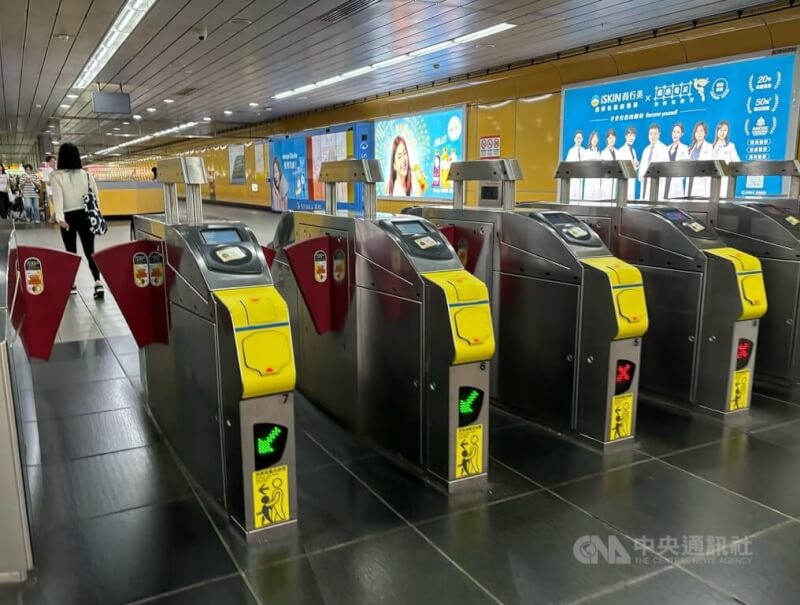 台北捷運閘門。（中央社檔案照片)
