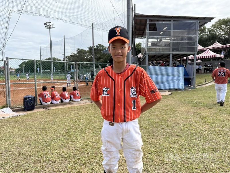 台彩威力盃少棒賽宜蘭縣隊江允浩（圖）有不畏「大場面」特質，8日先發5.2局3責失分，率隊以6比5擊敗台中、晉級4強。中央社記者謝靜雯攝 114年12月8日