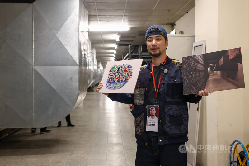 「好事度量」特展8日邀請YouTuber超認真少年（圖），化身「一日機電組員」，帶領貴賓走進平時不對外開放的場館機電機房，實地導覽劇場幕後的能源運作。中央社記者王騰毅攝 114年12月8日
