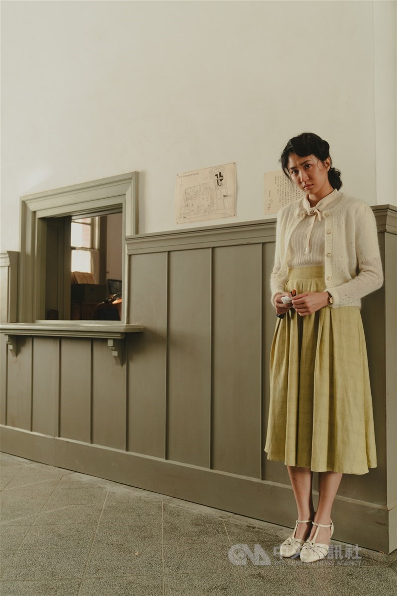 國片「大濛」美術組用心重建民國40年代場景;圖為歌手9m88跨界參演。(中央社檔案照片)