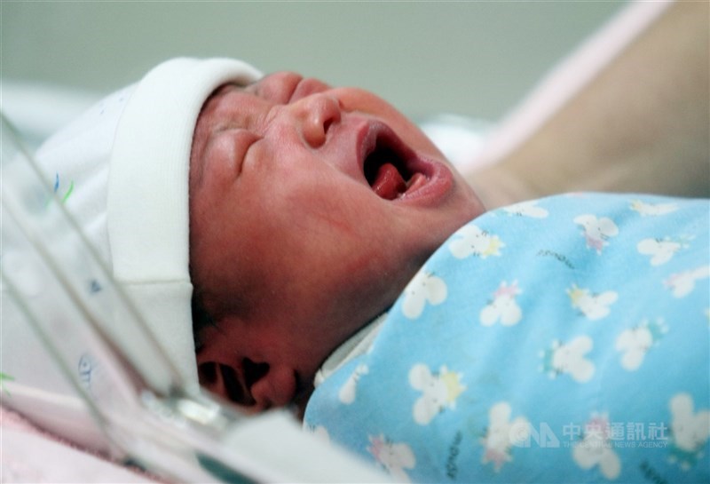 新生兒保12萬挑戰。（中央社檔案照片）