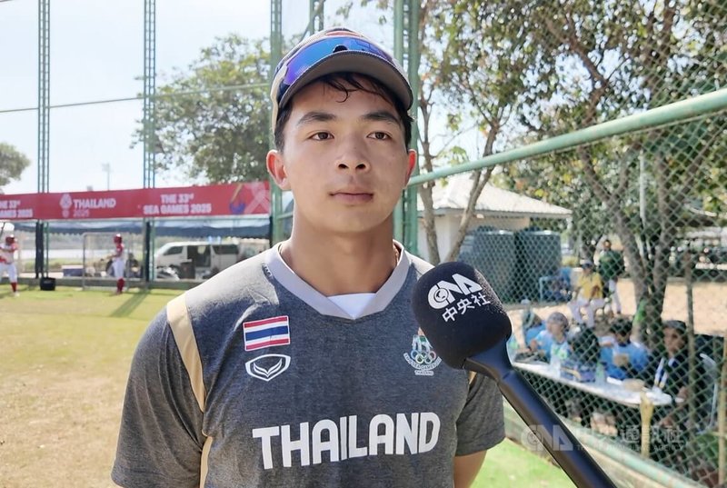 台泰混血球員陳傑仁(Jake Chaisongkram)表示,到台灣交流並與高水準的對手比賽是很棒的經驗,也能為東運會做充分準備。他說:「(東運會)將和很多國家比賽,因此能先在台灣體驗(國際賽)真的很有幫助。」中央社記者李宗憲巴吞他尼府攝 114年12月9日