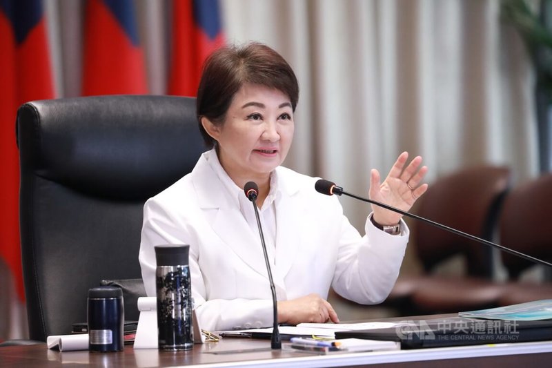 台中市長盧秀燕（圖）表示，市府近年積極投入長照建設，自民國108年的新台幣37.55億元大幅提高至114年的83.3億元；隨著長照需求持續增加，未來預算勢必朝百億規模前進，以確保相關設備、人力與服務品質同步提升。中央社記者郝雪卿攝　114年12月9日