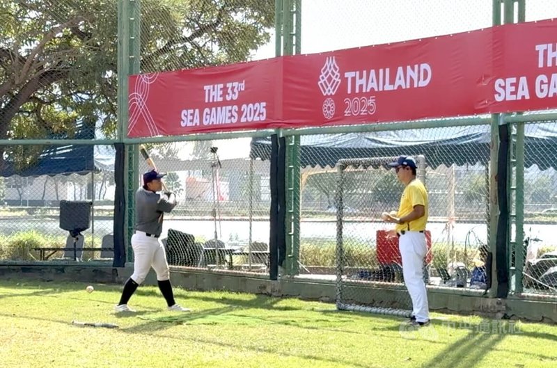 泰國棒球隊在東南亞運動會預賽中表現優異，他們10月初在亞洲棒球總會（BFA）與中華民國棒球協會的協助下，到台灣進行移地訓練，「以賽代訓」累積賽事經驗以提升競技水準，進行6場交流賽。中央社記者李宗憲巴吞他尼府攝　114年12月9日