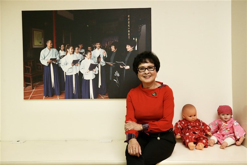 表演藝術家王金櫻投身歌仔戲逾70年,持續再創造以歌仔戲美學為體的劇場與歷史,獲得第24屆國家文藝獎。