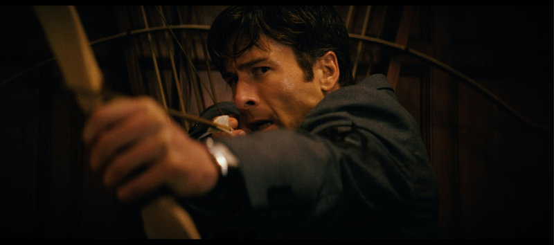 新一代動作演員葛倫鮑威爾（Glen Powell）主演電影「豪門殺人指南」，大秀身手爭奪遺產，該片預計2026年2月26日在台上映。（CATCHPLAY提供）中央社記者王心妤傳真　114年12月9日