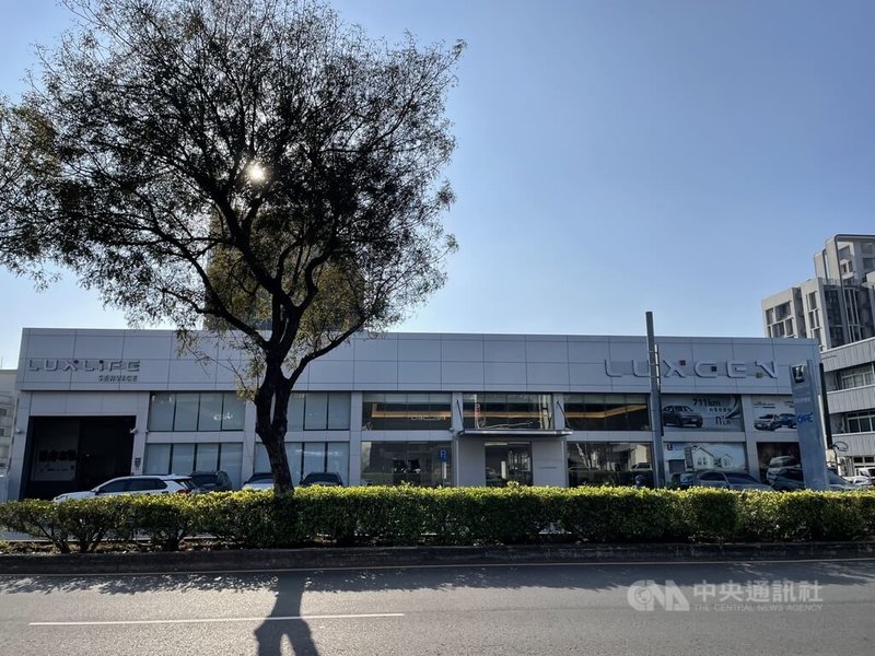 鴻海和裕隆合資的鴻華先進，有意整合裕隆旗下納智捷（LUXGEN）品牌，消息指出雙方正討論多項議題，何時拍板定案備受關注。圖為納智捷在台中服務據點一隅。 中央社記者鍾榮峰攝　114年12月10日