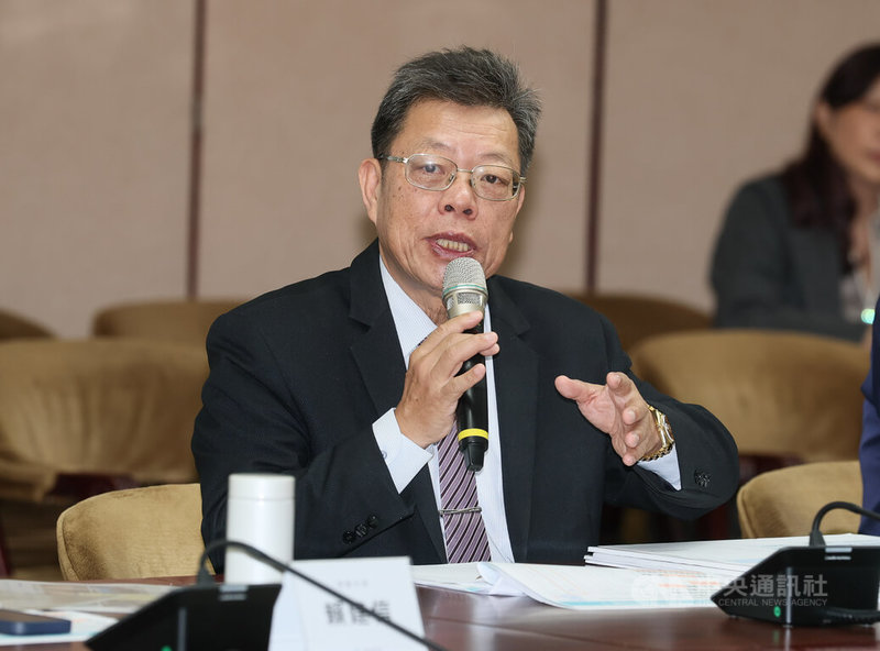 台水公司董事長李嘉榮(圖)10日在經濟部出席記者會,說明基隆水質及因應措施,並回應媒體提問。中央社記者謝佳璋攝 114年12月10日