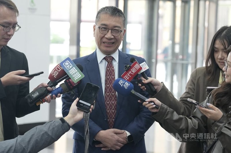 民進黨青年局10日下午在台北舉行會員大會，黨秘書長徐國勇（圖）會前接受媒體聯訪，回應媒體針對2026年縣市長提名的提問。中央社記者徐肇昌攝　114年12月10日