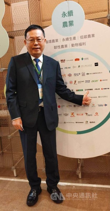 農業部10日舉行「農業永續ESG成果交流暨表揚典禮」，合庫11月與農業部生物多樣性研究所簽署合作備忘錄，共同啟動「黑琵守護網專案」。合庫金控行政處長張聰益（圖）表示，合庫長期致力生態保育，也推動「黑面琵鷺全球影像直播」。中央社記者汪淑芬攝     114年12月10日