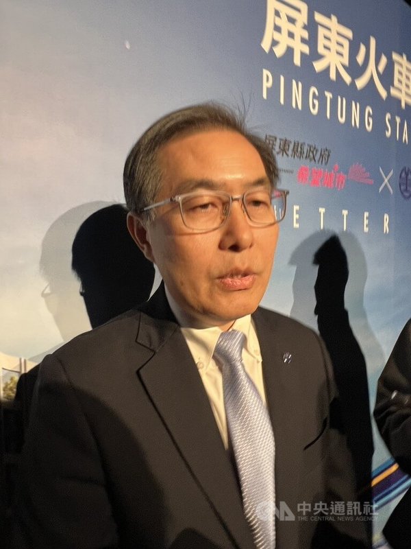 台鐵調車員日前遭貨物列車撞擊不治身亡，總經理馮輝昇（圖）10日受訪表示，預計114年底前向鐵道局提出內部調查資料，同時已重新檢討SOP（標準作業程序），思考如何讓工作場域更安全。中央社記者黃巧雯攝　114年12月10日