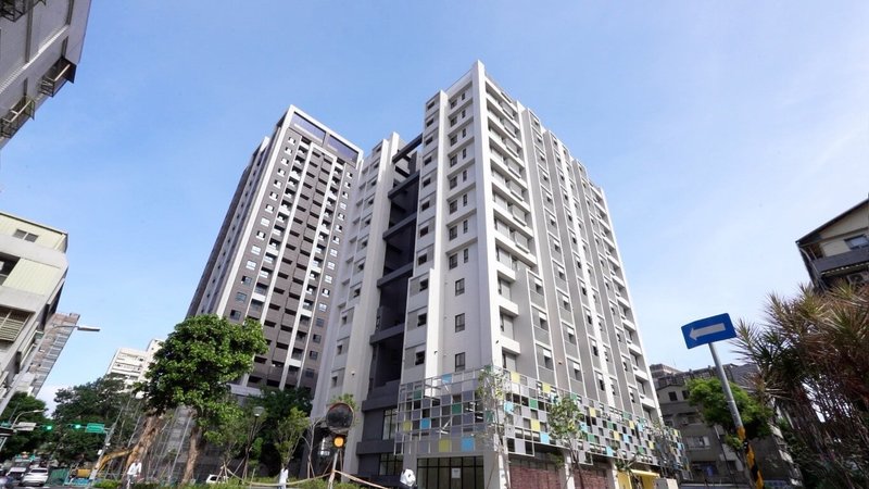 國家住都中心11日表示，位於台北市松山區的延吉好室社宅（圖）遭統包廠商宏昇營造公司公然違法強行竊占，將提起刑事及民事訴訟，絕不寬貸。（國家住都中心提供）中央社記者高華謙傳真　114年12月11日