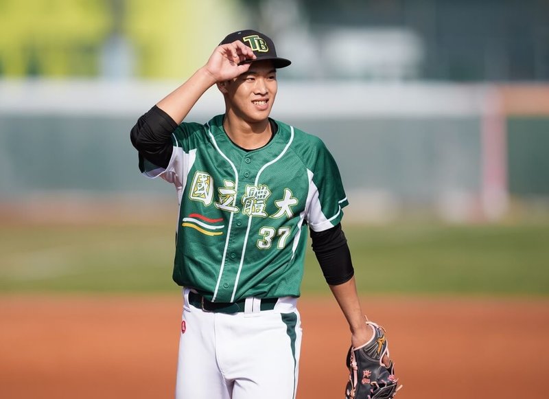 114學年度大專棒球聯賽(公開一級)國立體大12日與嘉義大學交手,國體先發投手吳祉恩(圖)投5.2局被敲9支安打,投出4次三振,失掉2分責失分、無關勝敗。(大專體總提供)中央社記者謝靜雯傳真 114年12月12日