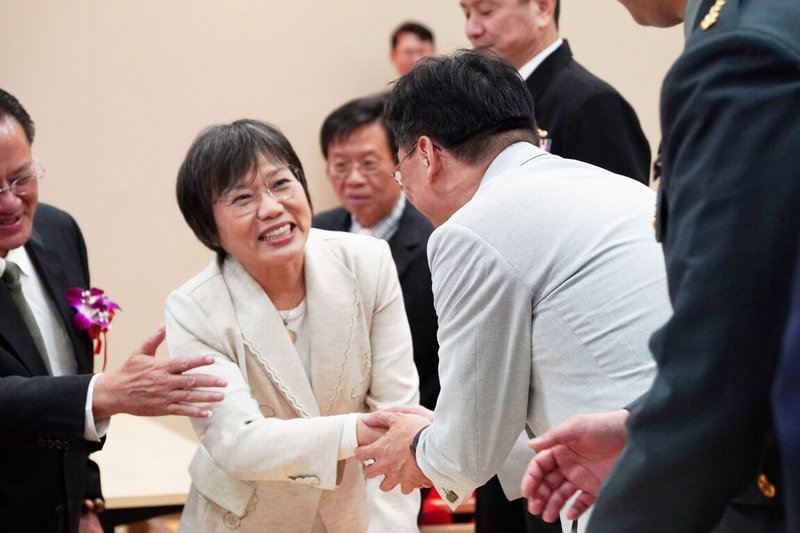 內政部消防署12日與國防部軍醫局簽署「各級消防機關與國防部軍醫局促進消防人員職業健康合作備忘錄」，內政部長劉世芳（左2）出席見證。（內政部提供）中央社記者賴于榛傳真　114年12月12日