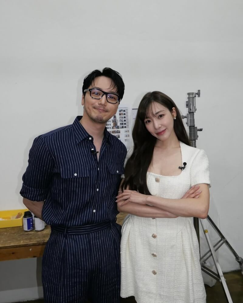 韓國演員卞耀漢（左）與女團少女時代成員Tiffany（右）13日公布戀情。（圖取自instagram.com/tiffanyyoungofficial）