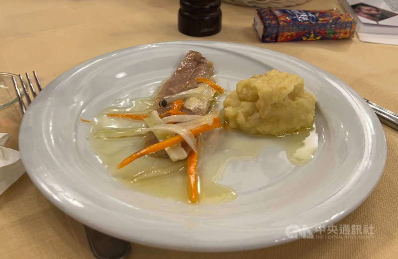 米開朗基羅的買菜清單包括醃製鯡魚,當地知名的老農夫餐廳試圖重現大師喜愛的菜餚。中央社記者黃雅詩佛羅倫斯攝 114年12月13日