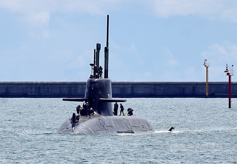 國造潛艦原型艦海鯤艦6月26日進行海測。（中央社檔案照片）