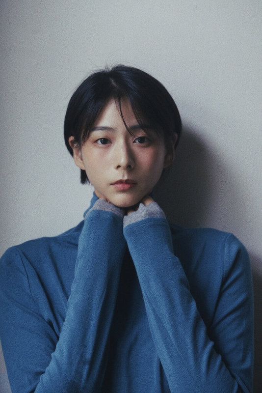 新生代演員袁漠遙（圖）為新作品「終點起」剪掉20公分的長髮，她表示，並不會心痛，反而很期待見到新的自己。（周子娛樂提供）中央社記者洪素津傳真　114年12月13日