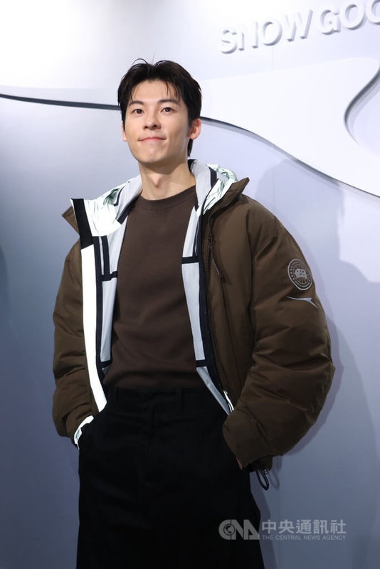 演員許光漢（圖）獲邀參與韓國「金唱片」頒獎典禮擔任頒獎嘉賓，他13日受訪表示，不知道會和誰一起上台頒獎，自己一直都有在學習韓文，只是沒有很厲害。中央社記者洪素津攝　114年12月13日