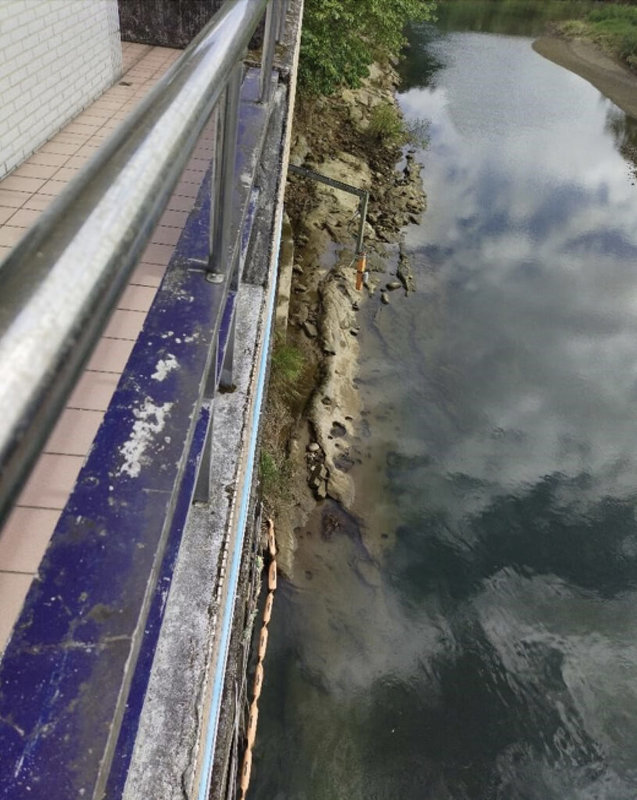 台水水面油膜監測儀透過螢光反射技術偵測水中油膜。（台水提供）中央社記者曾智怡傳真　114年12月13日