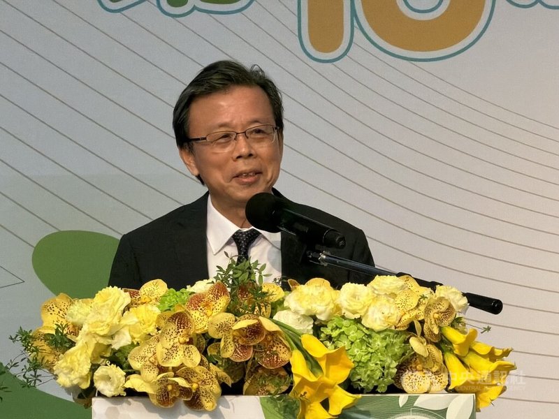 華碩共同執行長胡書賓15日出席台北市電腦公會第18屆第1次會員代表大會受訪表示，記憶體漲價趨勢至少將持續到2026年上半年，華碩現在還無法預測終端產品何時漲價，會根據市場動態變化來決定最適當的時機。中央社記者吳家豪攝　114年12月15日