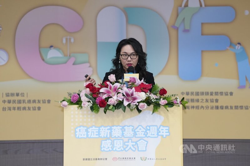 癌症已連續43年為國人10大死因之首，健保署長陳亮妤（圖）15日在癌症新藥基金週年感恩大會中指出，癌症診斷期別很大幅度的決定後續存活率，不論癌別在0到1期診斷出來，存活率都可大於9成。中央社記者徐肇昌攝　114年12月15日