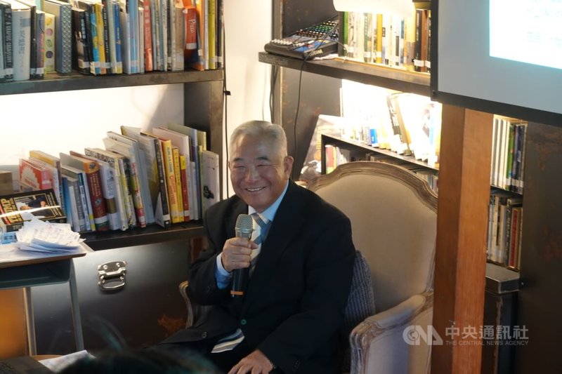 前駐菲律賓代表林松煥15日舉行新書發表會，回顧近40年外交生涯。中央社記者楊堯茹攝 114年12月15日