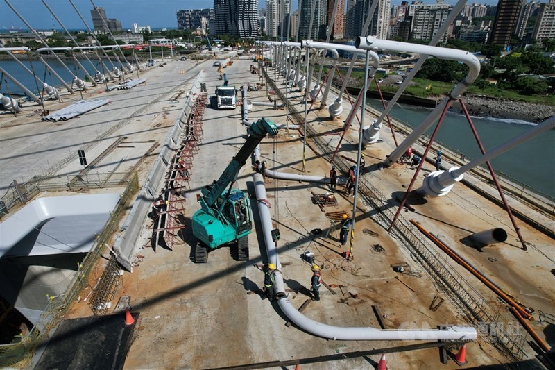 國發會指出，114年民間參與公共建設簽約金額估達新台幣2500億元，可望創下歷年次高。（中央社檔案照片）