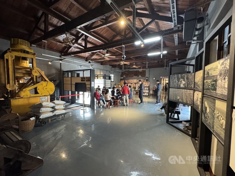 台糖虎尾糖廠16日舉行糖業文物館「藤山雷太特展」(圖)及藤山號五分車揭牌儀式,展示糖業百年歷史脈絡。 中央社記者姜宜菁攝 114年12月16日