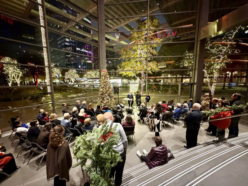 台灣舞團翃舞製作帶著作品「羽人」赴美加巡演，於德州達拉斯的溫斯皮爾歌劇院舉辦演前導賞。（翃舞製作提供） 中央社記者侯姿瑩華盛頓傳真　114年12月17日