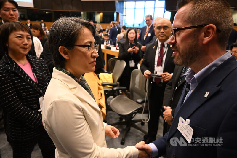 2025年IPAC高峰會11月在比利時布魯塞爾的歐洲議會召開，副總統蕭美琴在峰會上發表演說，和與會各國議員交流。（中央社檔案照片）