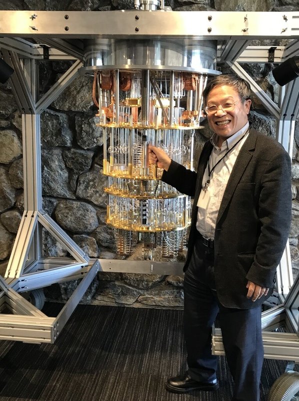 鴻海17日下午宣布，中原大學講座教授、鴻海董事暨鴻海研究院諮詢委員張慶瑞（圖），獲選為聯合國教科文組織（UNESCO）倡議全球「量子百強」肯定。 （張慶瑞提供） 中央社記者鍾榮峰傳真　114年12月17日